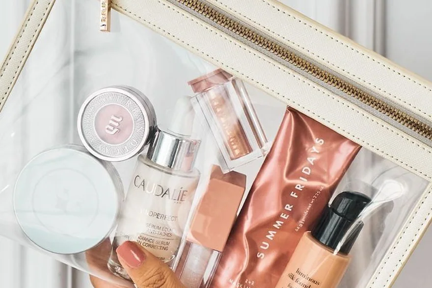 Anti — Toiletry bag and cosmetic pouch specification