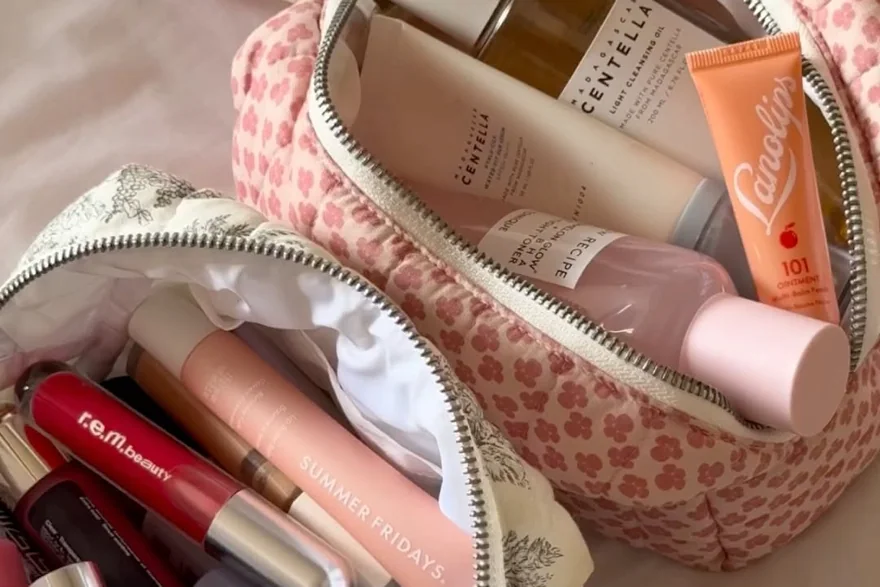 Best Cosmetic Bags of 2026 — Bulk cosmetic bag production detail