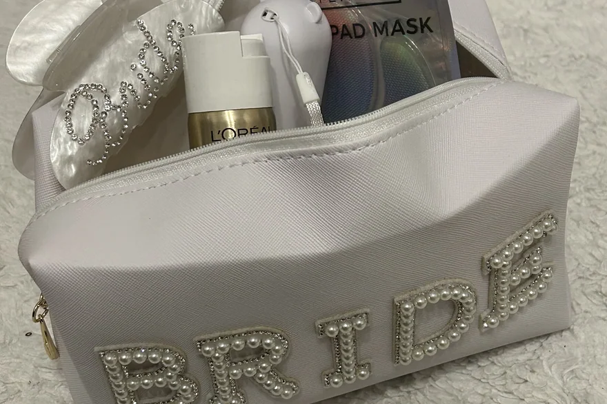 Color Fastness in Cosmetic Bags — Toiletry bag and cosmetic pouch specification