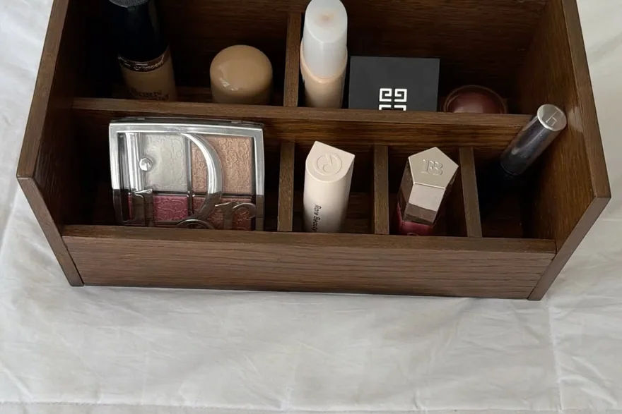 Tumi vs Samsonite Toiletry Bags — Toiletry bag and cosmetic pouch specification